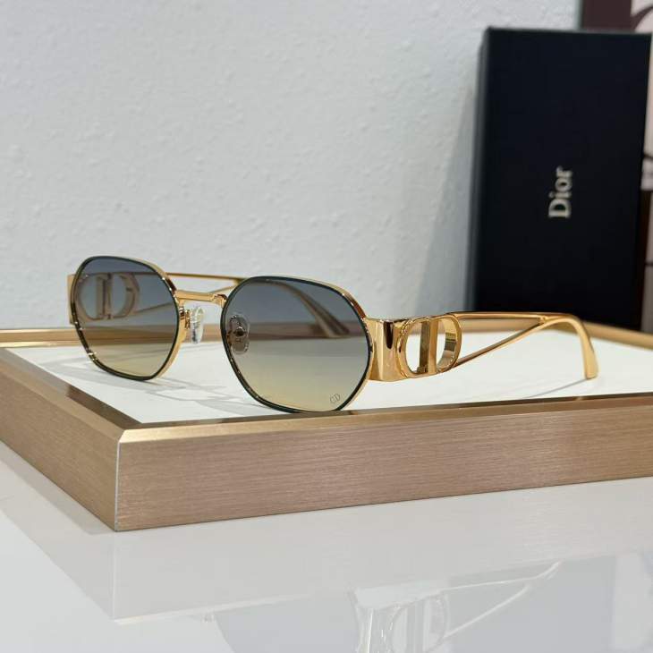 Picture of Dior Sunglasses _SKUfw76250385fw